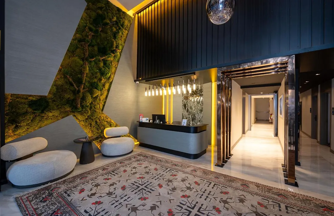 Vess Hotel-1